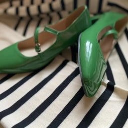 WW | Schuhe mit Glänzendem Blockabsatz