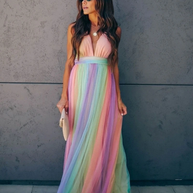 Kleid | Lebhaftes Regenbogenkleid für einen auffälligen Stil