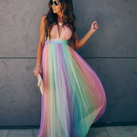 Kleid | Lebhaftes Regenbogenkleid für einen auffälligen Stil