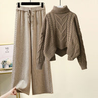 WW | Elegantes Set Aus Rollkragenpullover Und Lockerer Hose