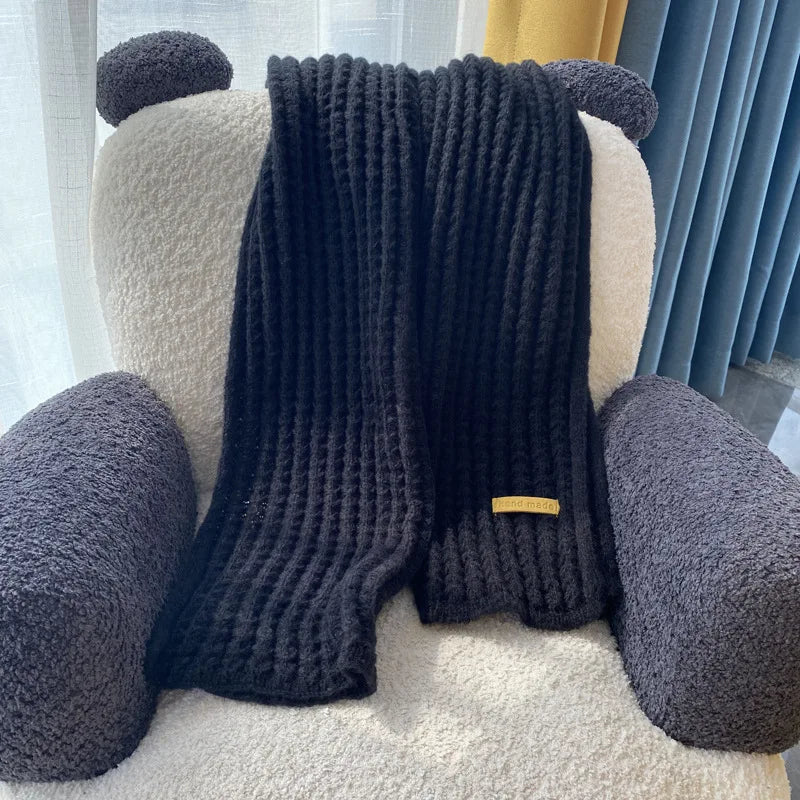 Strickschal aus Wolle mit dicker Struktur und großzügiger Länge