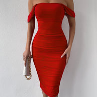 WW - Schulterfreies Kleid mit schmaler Passform