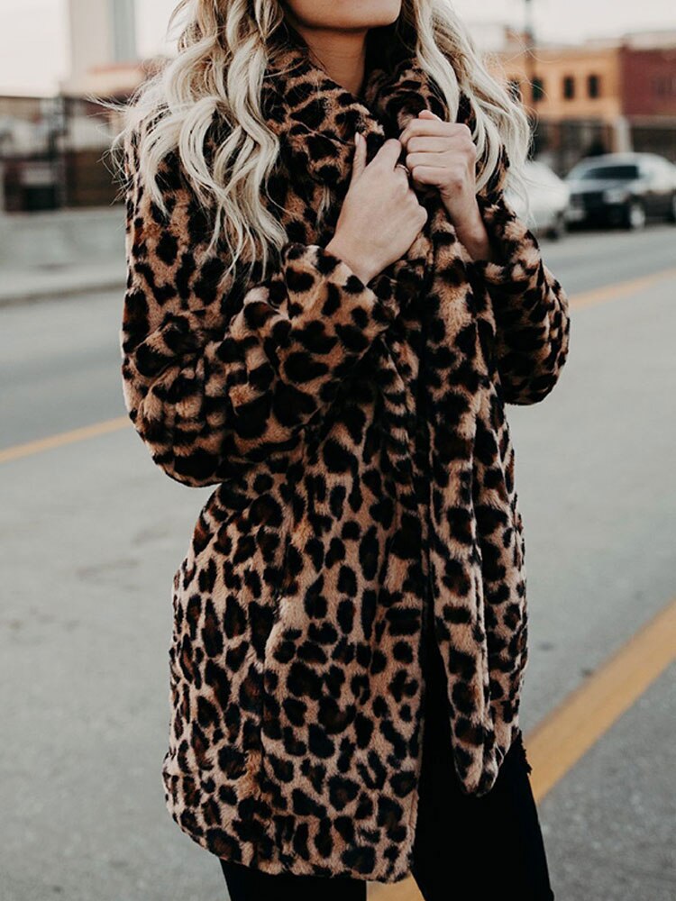 WW - Damen Leoprint Kunstpelzjacke für einen mutigen, stilvollen Look