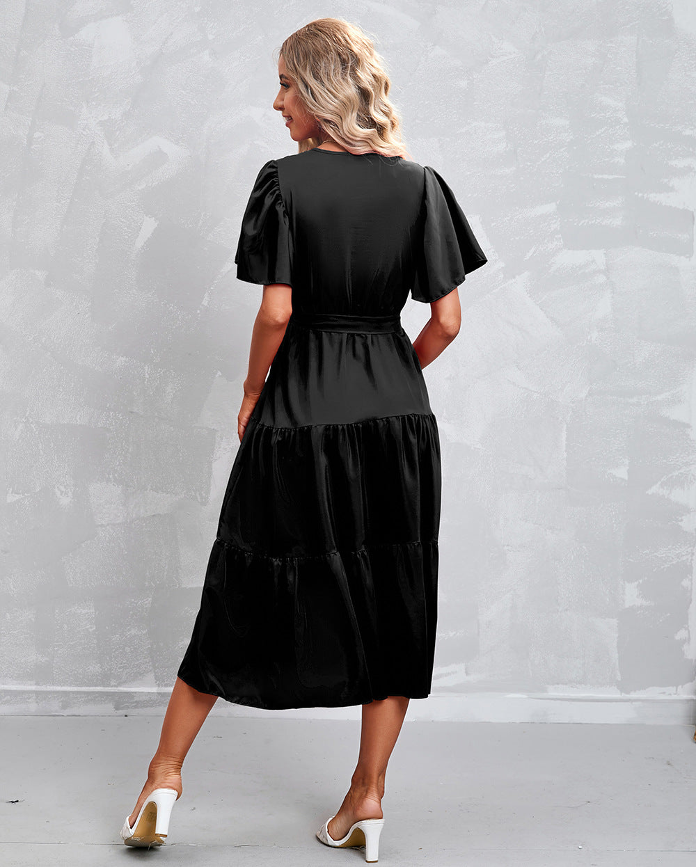 WW - Schwarzes Midikleid mit Rüschen