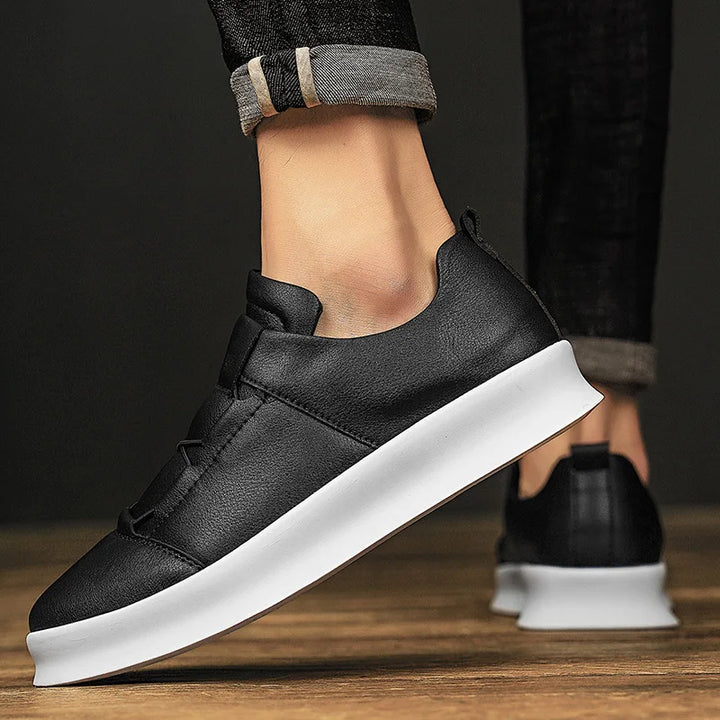 W&W Mode | Moderne Leder-Sneaker mit niedrigem Schaft