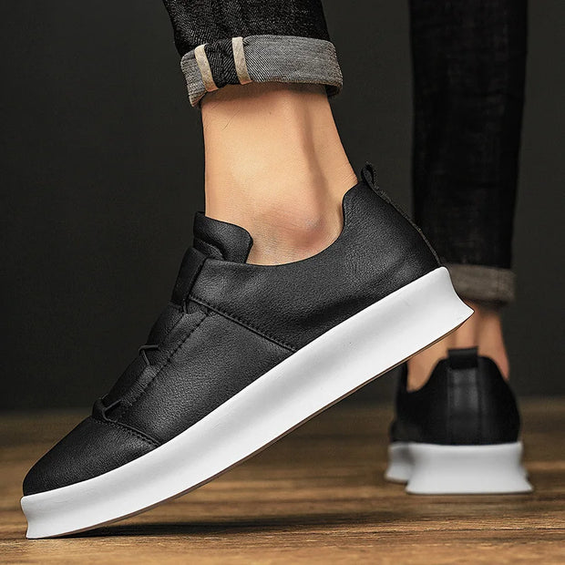 WW | Moderne Leder-Sneaker mit niedrigem Schaft