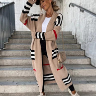 WW - Lange gestreifte Strickjacke