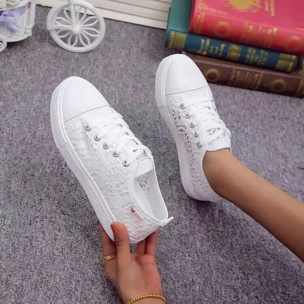 WW - Eleganz zu den lässigen Sneaker-Schuhen | Sneakers mit Schnürverschluss