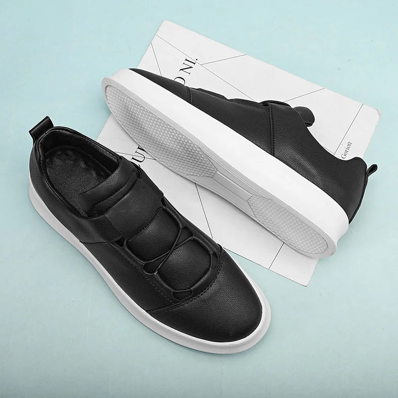 WW | Moderne Leder-Sneaker mit niedrigem Schaft