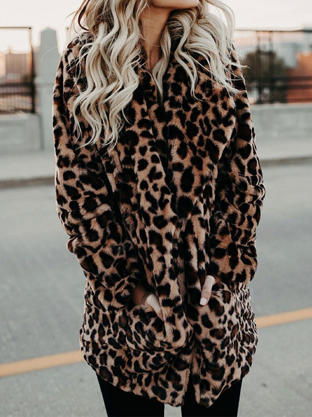 WW - Damen Leoprint Kunstpelzjacke für einen mutigen, stilvollen Look