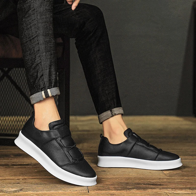 WW | Moderne Leder-Sneaker mit niedrigem Schaft