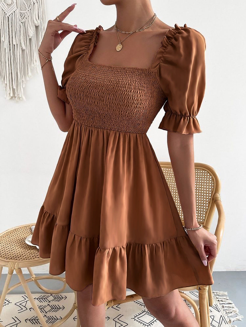 WW - Braunes Minikleid mit Puffärmeln