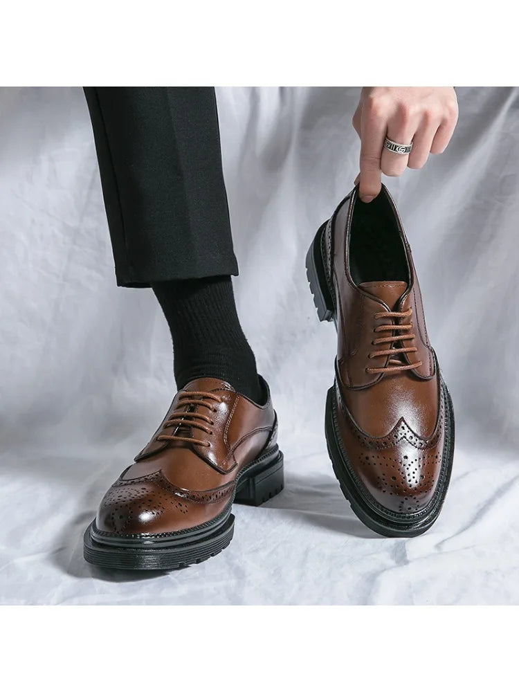 WW | Leder Formelle Loafers Für Herren Mit Brogue Detail Und Robuster Sohle