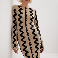 WW | Stilvolles lang gestricktes Kleid mit langen Ärmeln