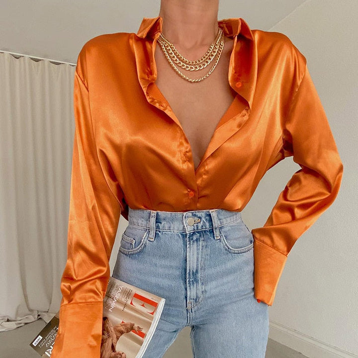 Satin-Bluse für Damen mit elegantem Design