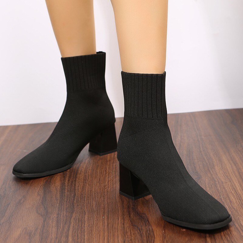 WOLFF Damen Stretch-Strickstiefel - Bequeme Slip-On Ankle Boots mit quadratischer Spitze