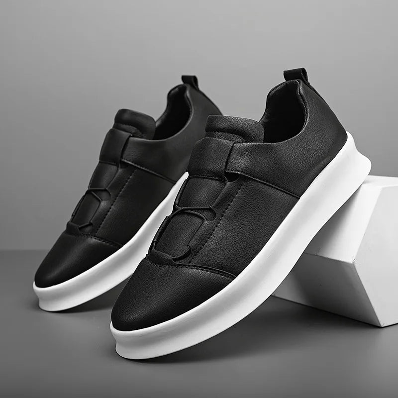 WW | Moderne Leder-Sneaker mit niedrigem Schaft