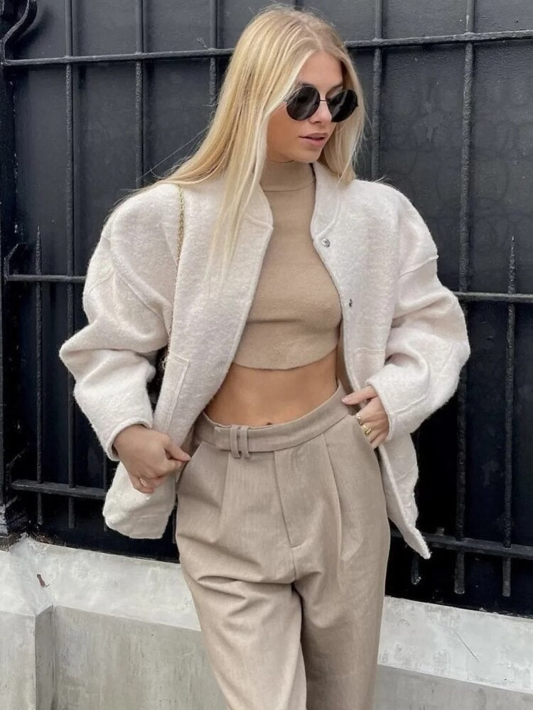 WW - Übergroßer Wollmantel mit Rundhalsausschnitt und Knöpfen