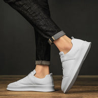 WW | Moderne Leder-Sneaker mit niedrigem Schaft
