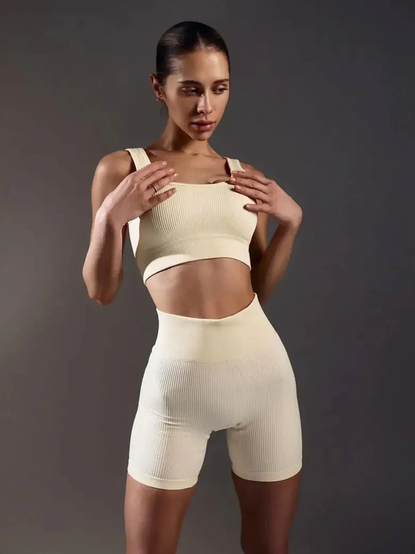 WW | Sommer Weiße Training Kleidung Gerippt Sport Shorts Set Fitness Set Sport Kleidung Damen Yoga Set Nahtlose Hohe Taille Shorts Outfit