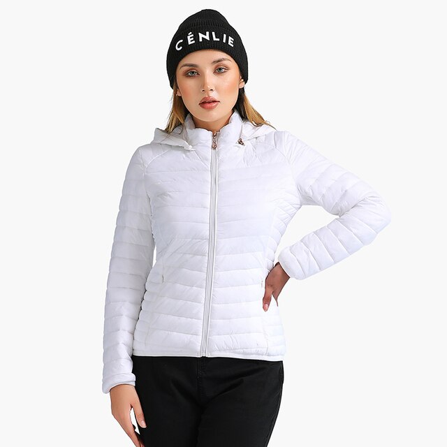 W&W Mode trifft Komfort: Die FrostGuard Winterjacke mit Kapuze