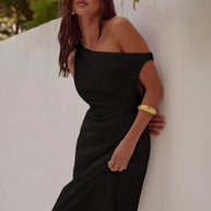 Leinenkleid mit schräger Schulter