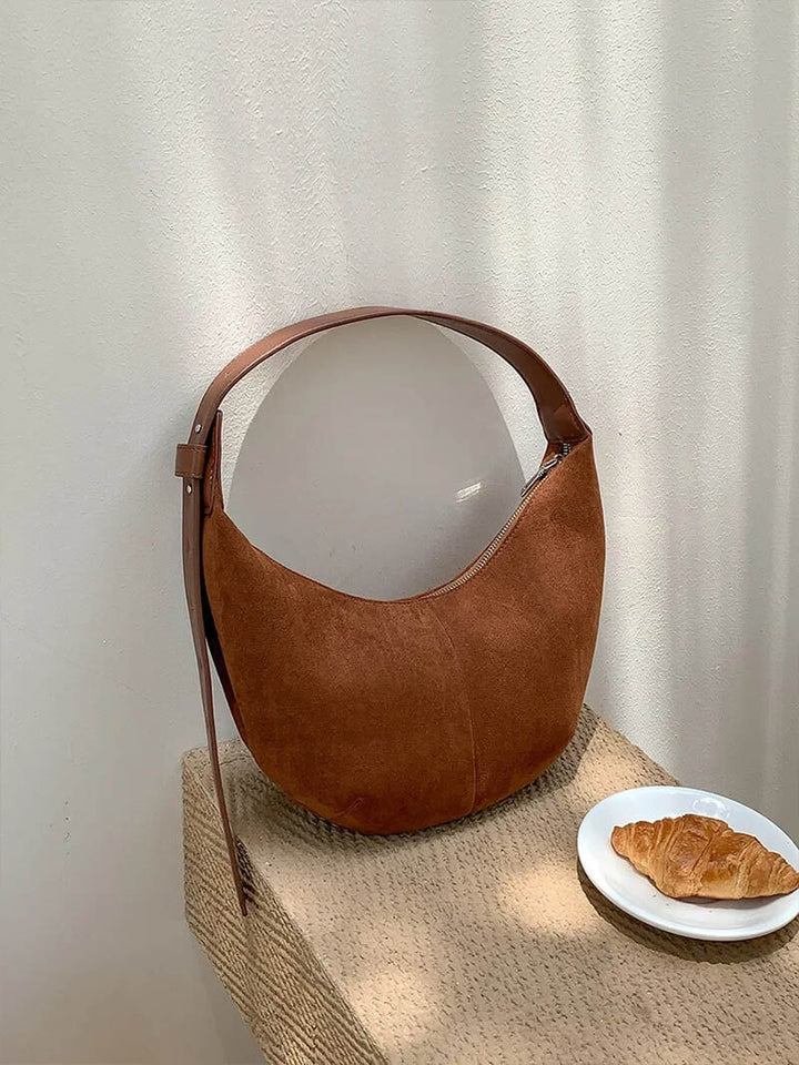 Halbmond-Tasche aus Wildleder