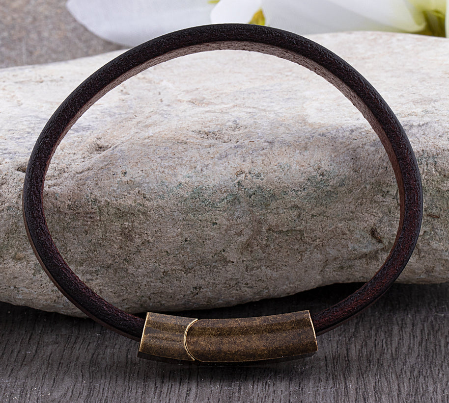 WW | Robuste Lederarmband mit Messingschließe