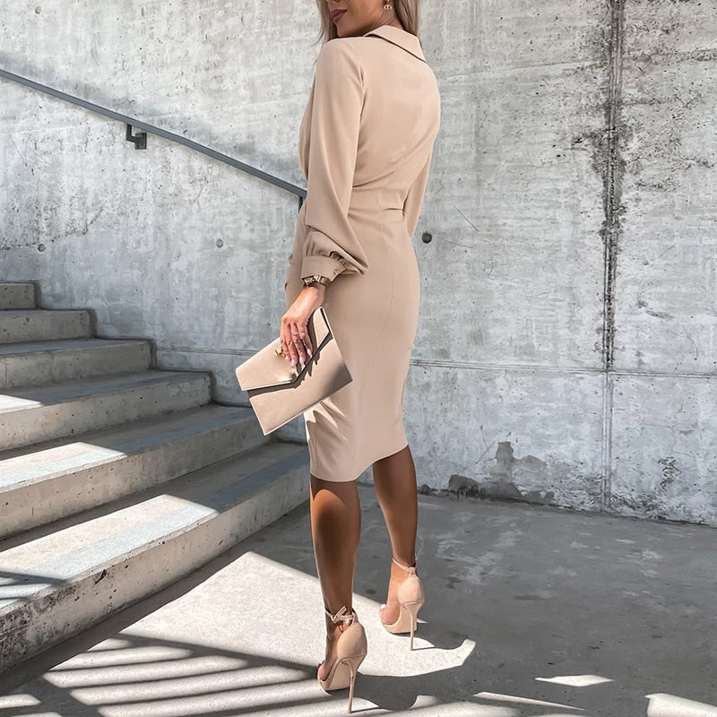 WW - Kleid mit V-Ausschnitt und Schlitz