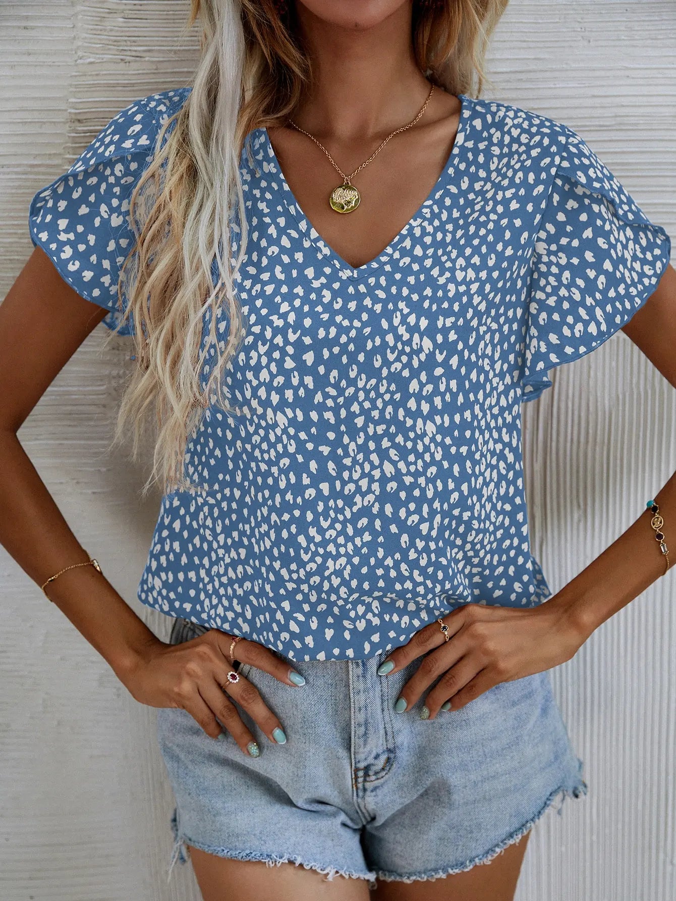WW | Kurzärmlige Sommerbluse mit Slim Fit Ohne Kragen