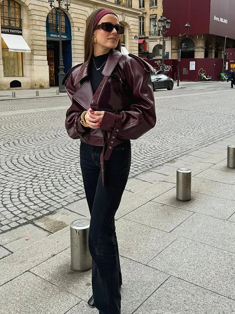 Damen-Lederjacke mit modernem Schnitt