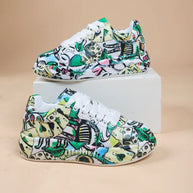WW | Lebendige Sportschuhe Im Graffiti-Stil