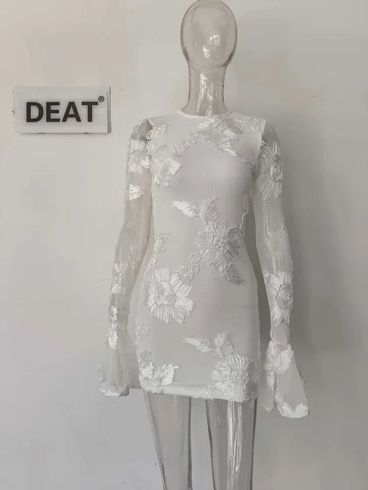WW | Mode Damen Stickerei Blume Rücken Hohle aus Kleid Frühling Trendy O-Ausschnitt Flare Ärmel Kleider Weiblich