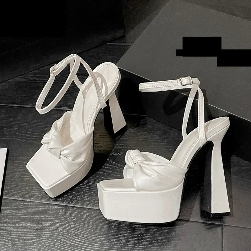 WW | Deine Augen weinen Regen Pump Sandalen