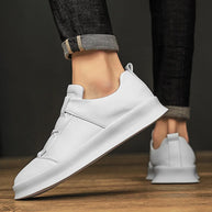 WW | Moderne Leder-Sneaker mit niedrigem Schaft