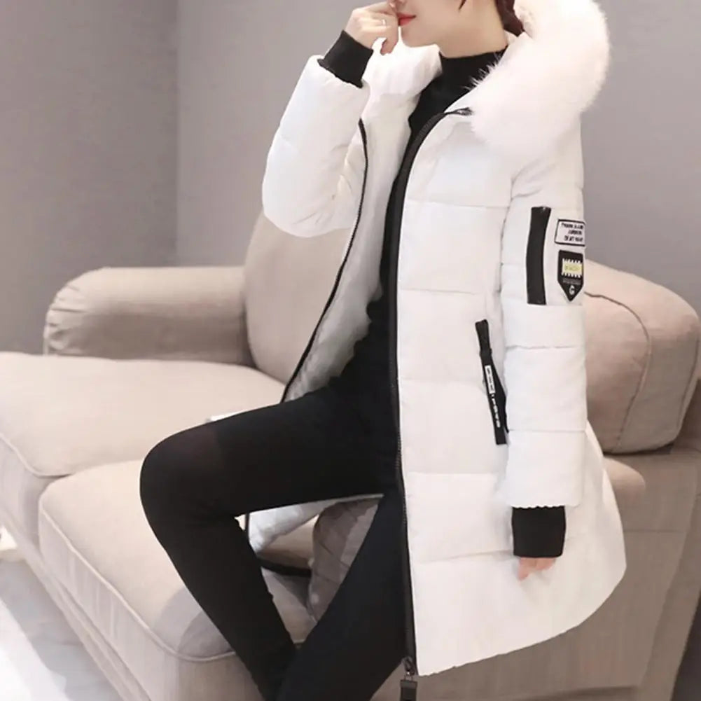 W&W Mode | Winterjacke mit auffälligem Kragen und Applikationen