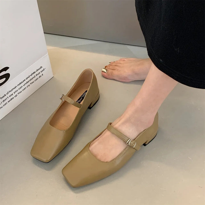 Damen-Ballerinas mit quadratischer Zehenpartie und Schnallenriemen