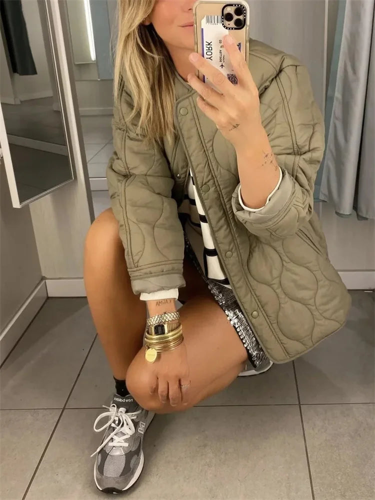 Oversize gesteppte Jacke mit Druckknöpfen