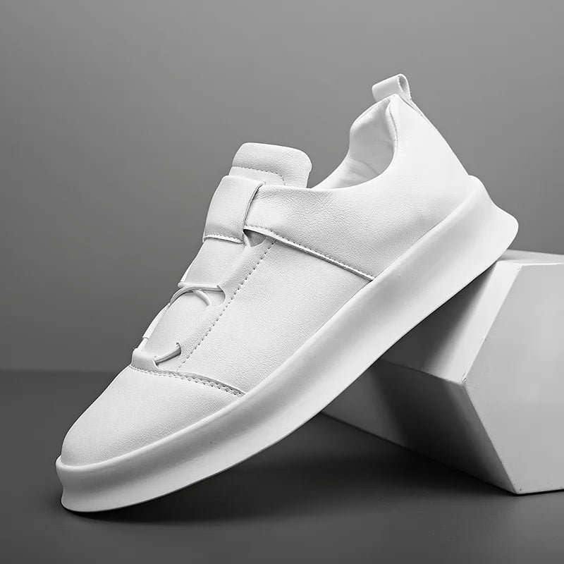 WW | Moderne Leder-Sneaker mit niedrigem Schaft