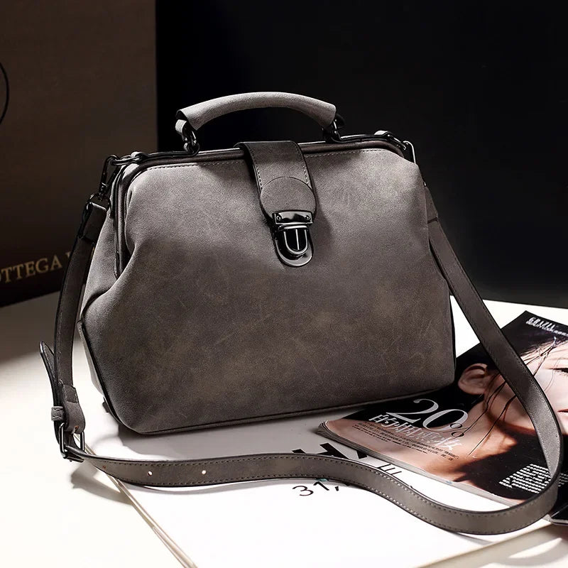WW | Luxuriöse Vintage-Inspirierte Handtasche mit Metallschnalle