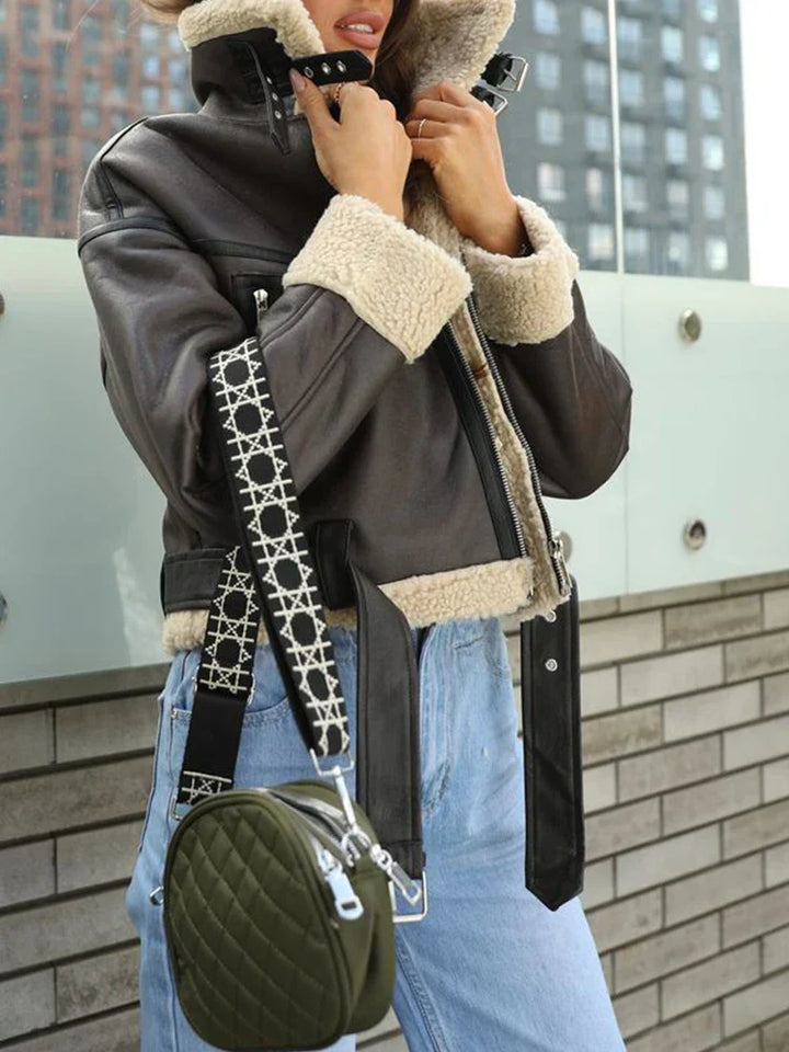 W&W Mode - Kurze Faux-Fur-Jacke
