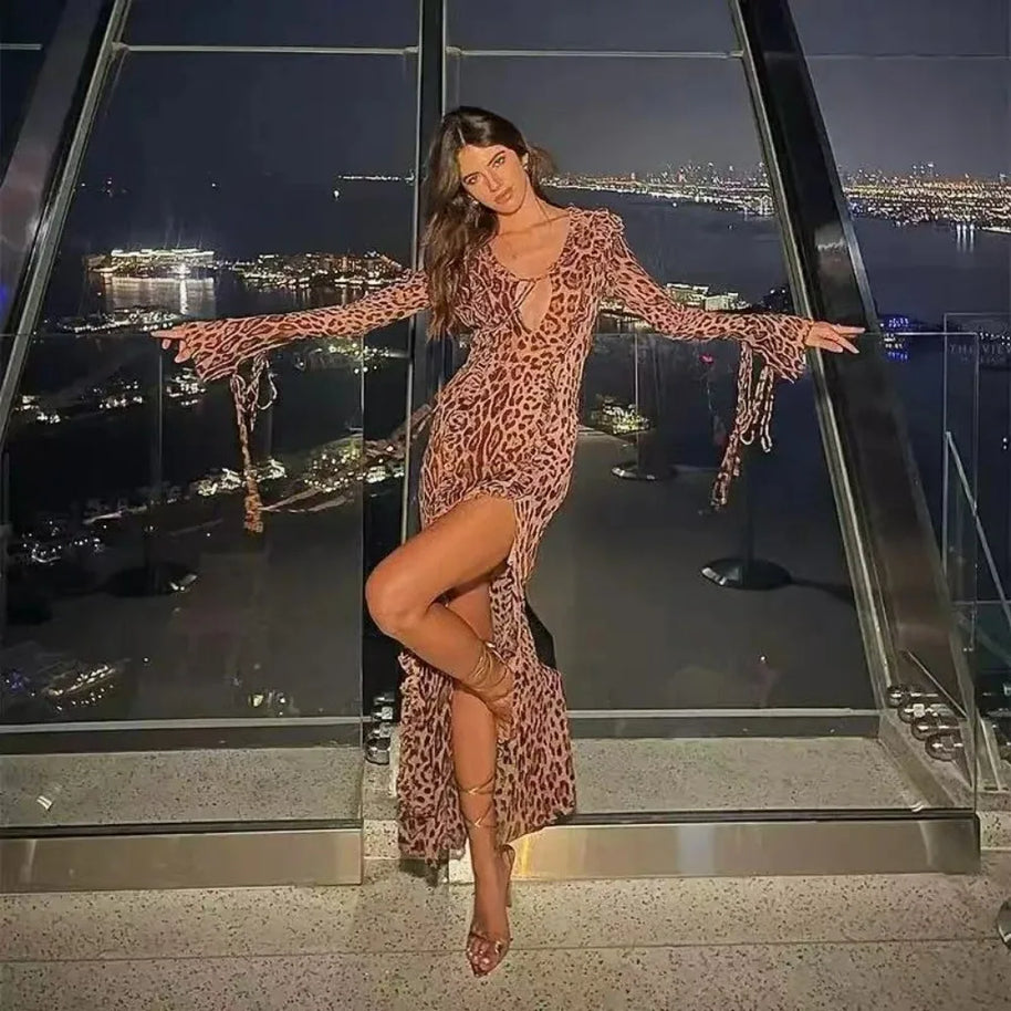 WW | Leopardenmuster Kleid mit Rüschen und hohem Schlitz