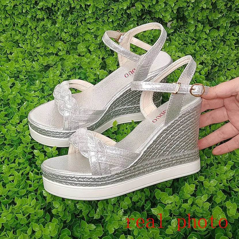 W&W Mode | Better Off That Way Wedges Sandalen