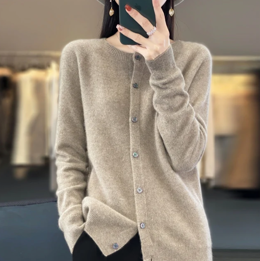 WW | Klassische Wollstrickjacke