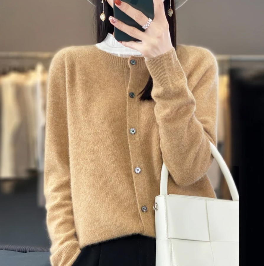 WW | Klassische Wollstrickjacke