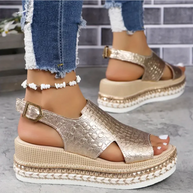 Elegante und Stilvolle Sandalen mit Plateausohle