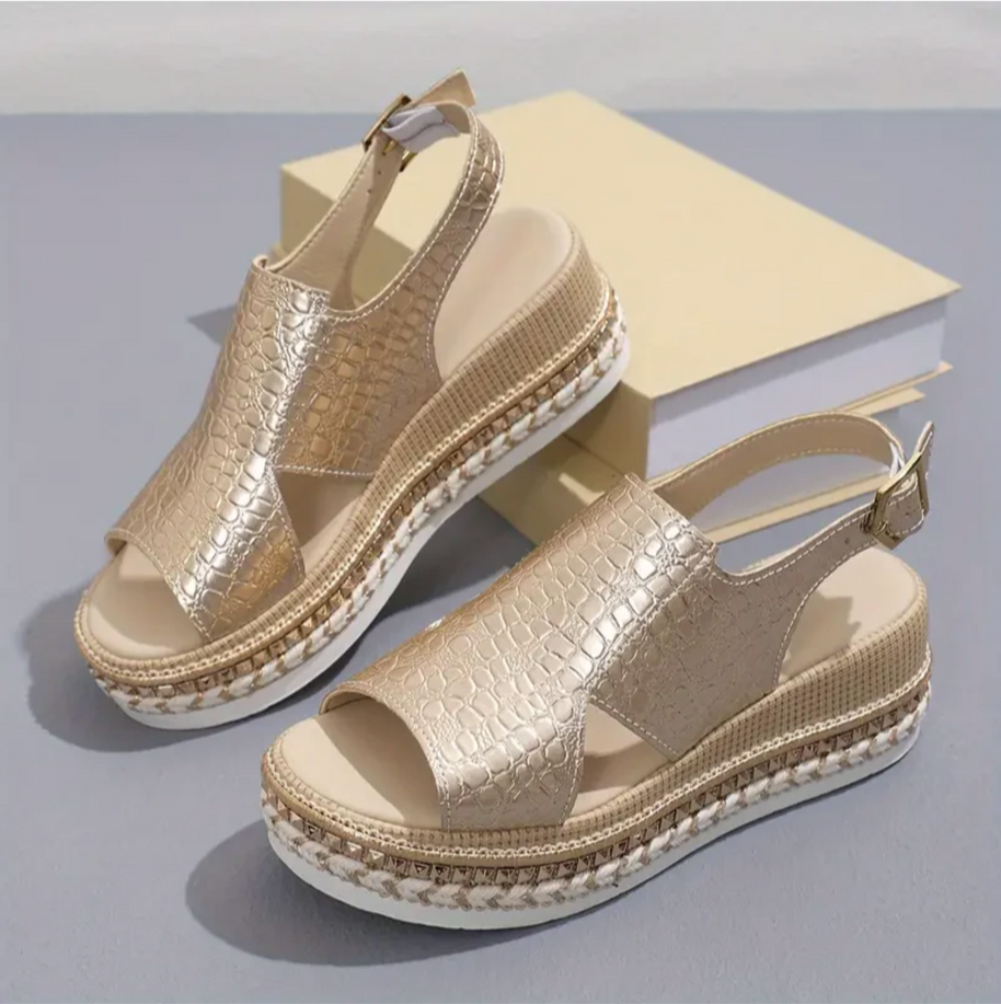 Elegante und Stilvolle Sandalen mit Plateausohle
