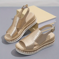 Elegante und Stilvolle Sandalen mit Plateausohle
