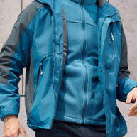 WW | Wind- und wasserdichte Wanderjacke mit Kapuze, Taschen und doppeltem Reißverschluss und Knopfverschluss
