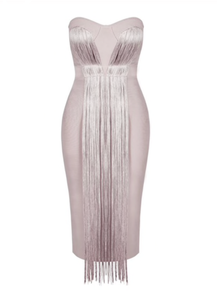 Trägerloses, figurbetontes Bandagekleid mit Fransen und Quasten